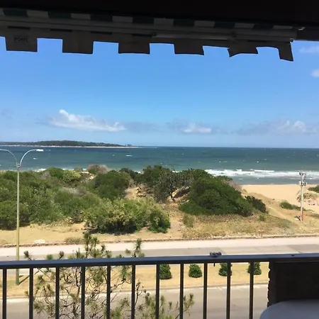 Estupenda Playa Y Vista De Punta Del Este
